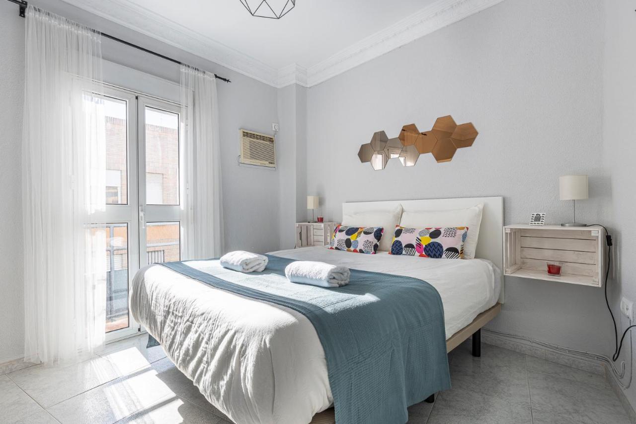 Pureza Dreams De Sevilla Oasis En Triana Exterior photo