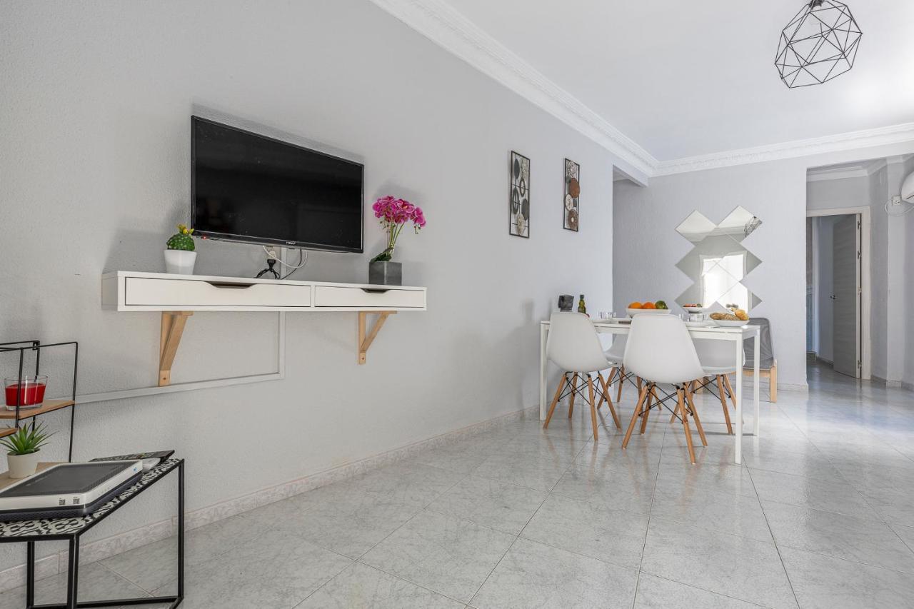 Pureza Dreams De Sevilla Oasis En Triana Exterior photo